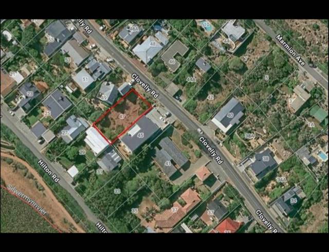 LAND FOR SALE IN CLOVELLY